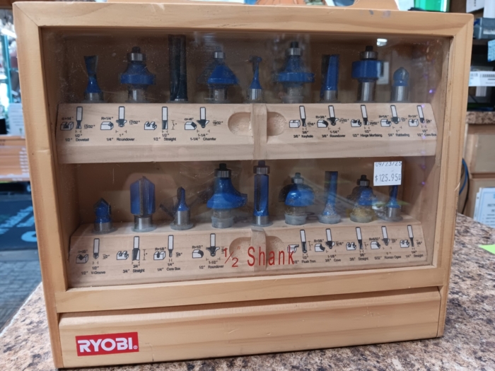 Ryobi 18 Carbide tipped router bits with 1/2 In. shank set